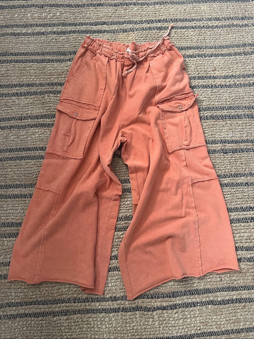 easel Wide-Leg Cargo Pants in Coral Orange